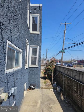 2246 S FELTON ST, Philadelphia, PA 19142