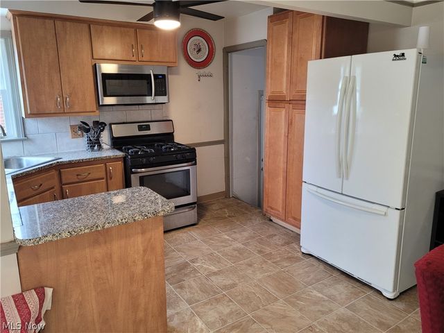 5853 Monica Lane, Garfield Heights, OH 44125