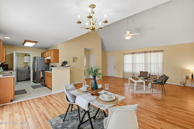 326 Knollwood Drive, Hampstead, NC 28443