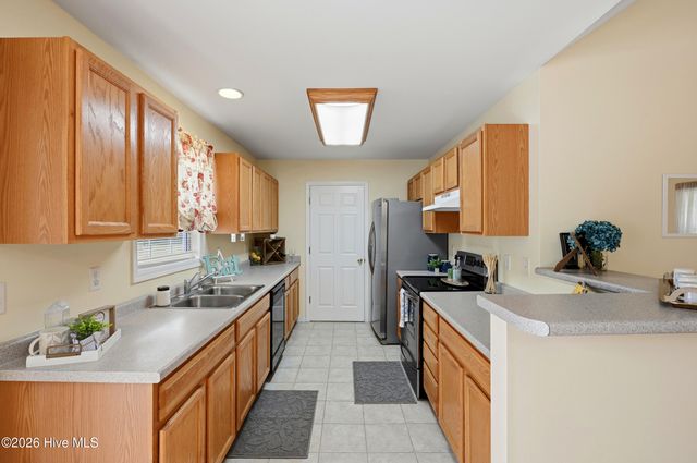 326 Knollwood Drive, Hampstead, NC 28443
