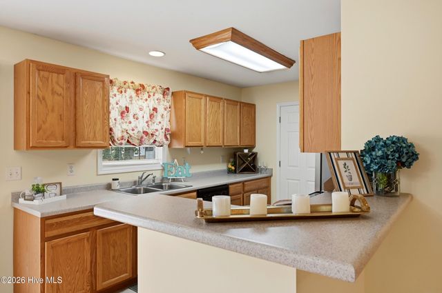 326 Knollwood Drive, Hampstead, NC 28443