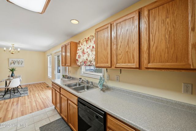 326 Knollwood Drive, Hampstead, NC 28443
