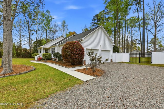 326 Knollwood Drive, Hampstead, NC 28443