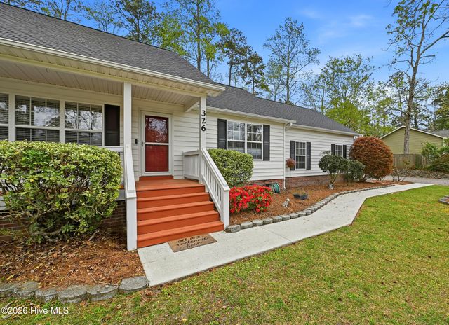 326 Knollwood Drive, Hampstead, NC 28443