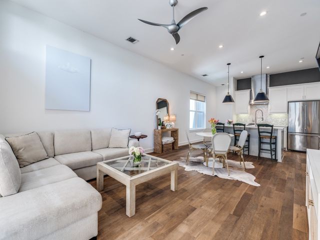 5202 Capitol Avenue 1110, Dallas, TX 75206