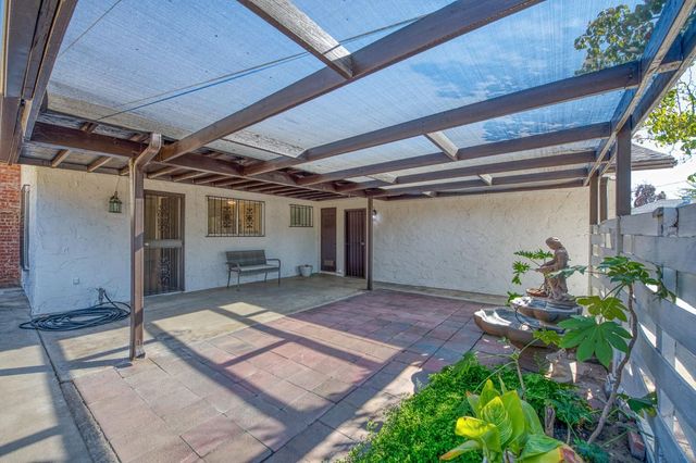 981 N Thorne Avenue, Fresno, CA 93728