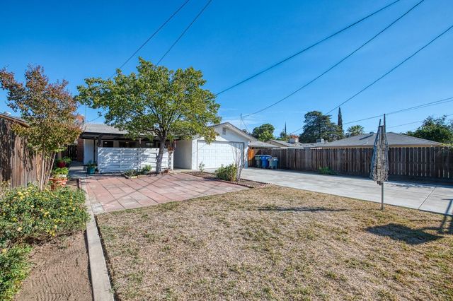 981 N Thorne Avenue, Fresno, CA 93728