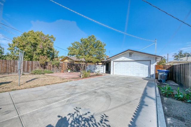 981 N Thorne Avenue, Fresno, CA 93728