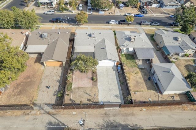 981 N Thorne Avenue, Fresno, CA 93728