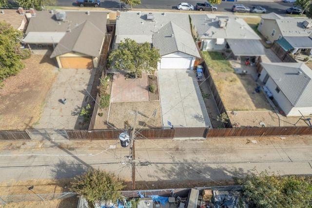 981 N Thorne Avenue, Fresno, CA 93728