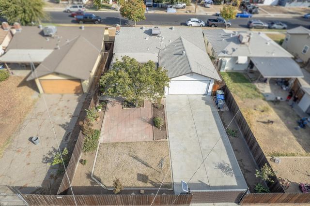 981 N Thorne Avenue, Fresno, CA 93728