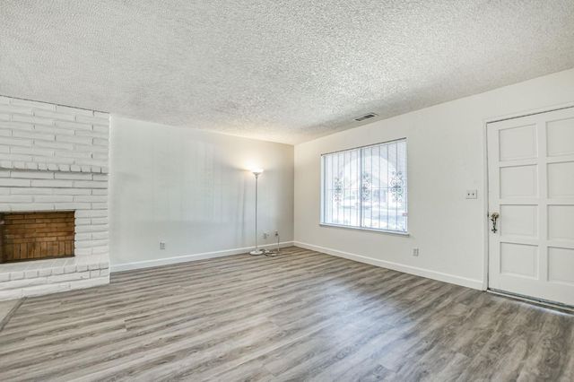 981 N Thorne Avenue, Fresno, CA 93728