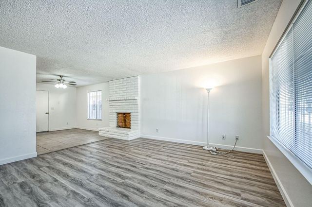 981 N Thorne Avenue, Fresno, CA 93728