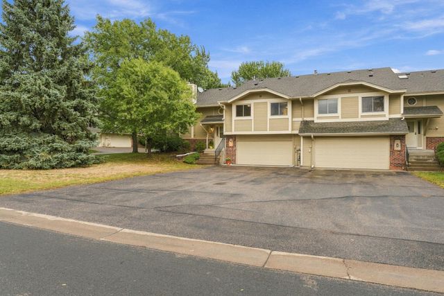 8414 Zinnia Lane N, Maple Grove, MN 55369