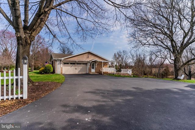 1026 PIMA CIRCLE, Mechanicsburg, PA 17055