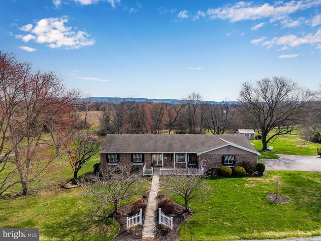 1026 PIMA CIRCLE, Mechanicsburg, PA 17055