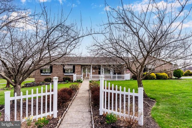 1026 PIMA CIRCLE, Mechanicsburg, PA 17055