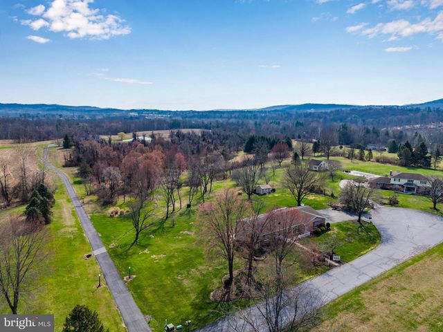 1026 PIMA CIRCLE, Mechanicsburg, PA 17055