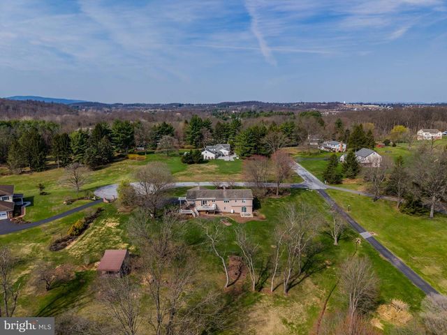 1026 PIMA CIRCLE, Mechanicsburg, PA 17055