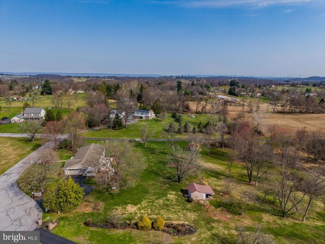 1026 PIMA CIRCLE, Mechanicsburg, PA 17055