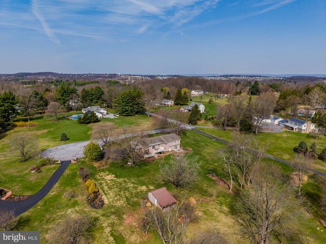 1026 PIMA CIRCLE, Mechanicsburg, PA 17055