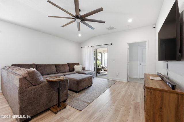 13201 HOLSINGER Boulevard, Jacksonville, FL 32256