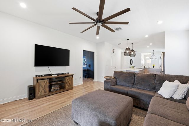 13201 HOLSINGER Boulevard, Jacksonville, FL 32256