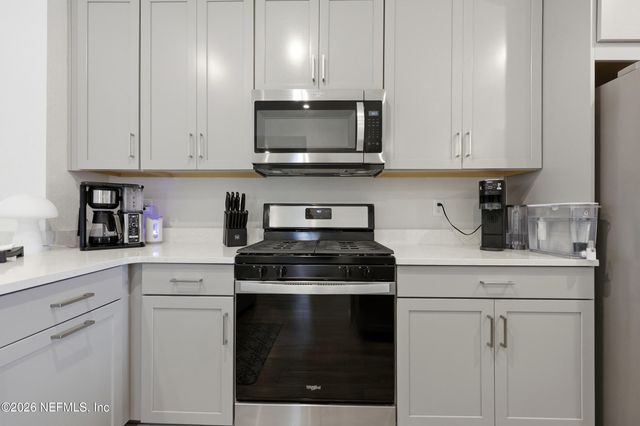 13201 HOLSINGER Boulevard, Jacksonville, FL 32256