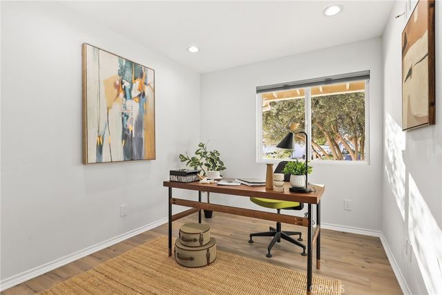 10000 Amestoy Avenue, Northridge, CA 91325