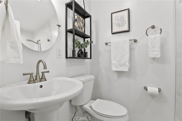 10000 Amestoy Avenue, Northridge, CA 91325