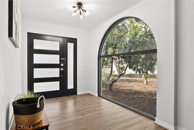 10000 Amestoy Avenue, Northridge, CA 91325