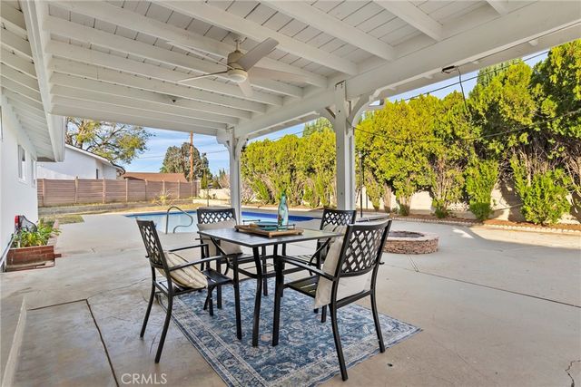 10000 Amestoy Avenue, Northridge, CA 91325