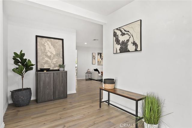 10000 Amestoy Avenue, Northridge, CA 91325