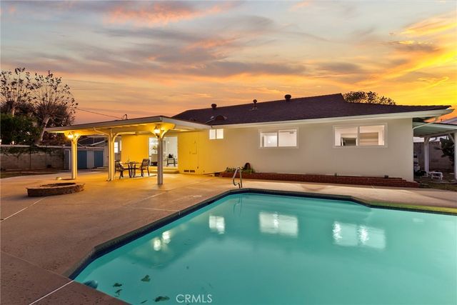 10000 Amestoy Avenue, Northridge, CA 91325