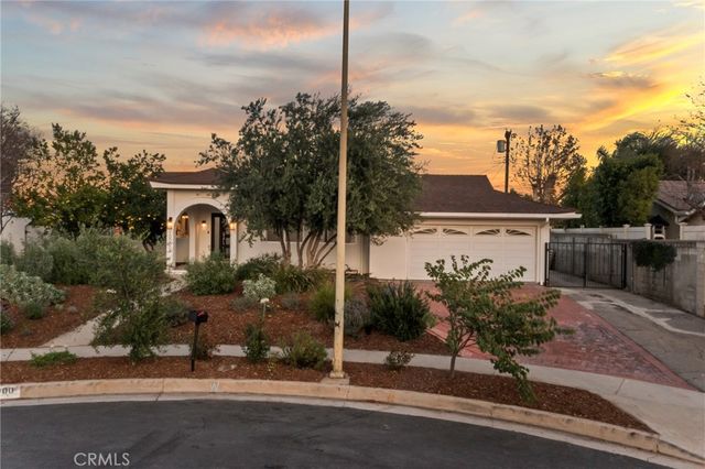 10000 Amestoy Avenue, Northridge, CA 91325