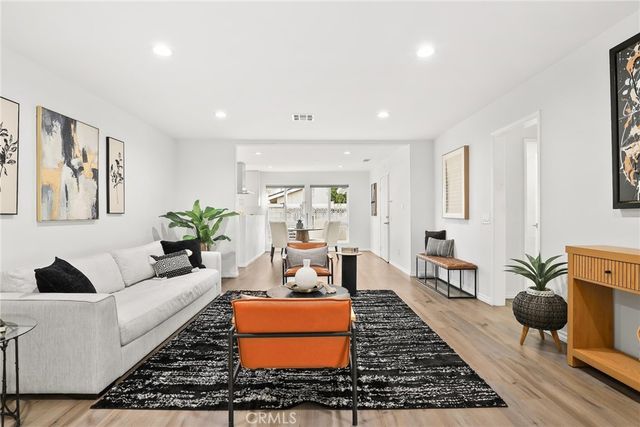 10000 Amestoy Avenue, Northridge, CA 91325