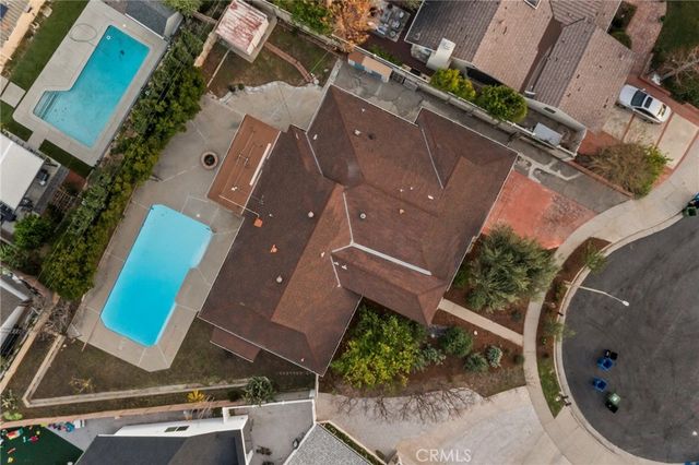 10000 Amestoy Avenue, Northridge, CA 91325