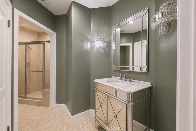 21765 Ybarra, Los Angeles, CA 91364