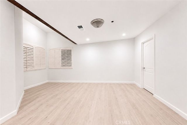 21765 Ybarra, Los Angeles, CA 91364
