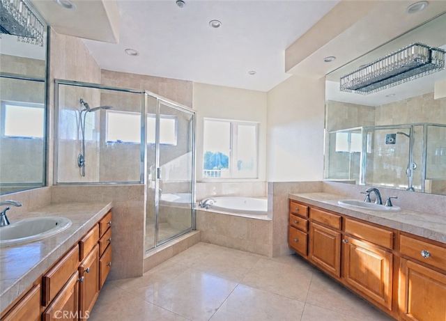 21765 Ybarra, Los Angeles, CA 91364