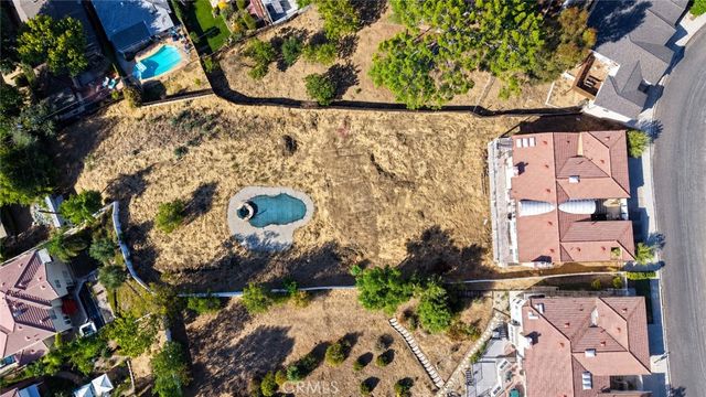 21765 Ybarra, Los Angeles, CA 91364