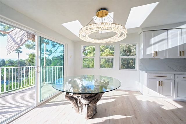 21765 Ybarra, Los Angeles, CA 91364