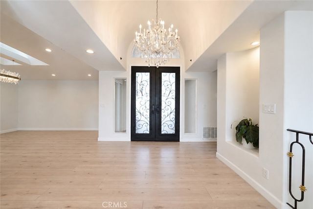 21765 Ybarra, Los Angeles, CA 91364