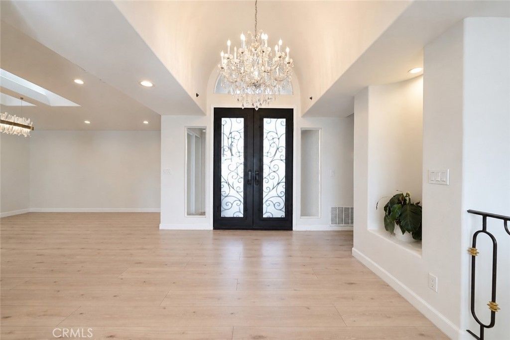 21765 Ybarra, Los Angeles, CA 91364 — photo 4