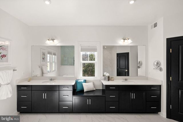 40930 WHITE CLOVER LN, Aldie, VA 20105