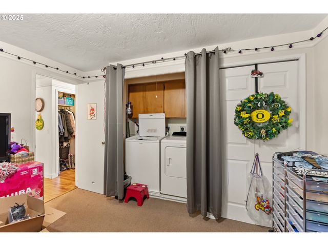 1147 W 11TH Aly, Eugene, OR 97402