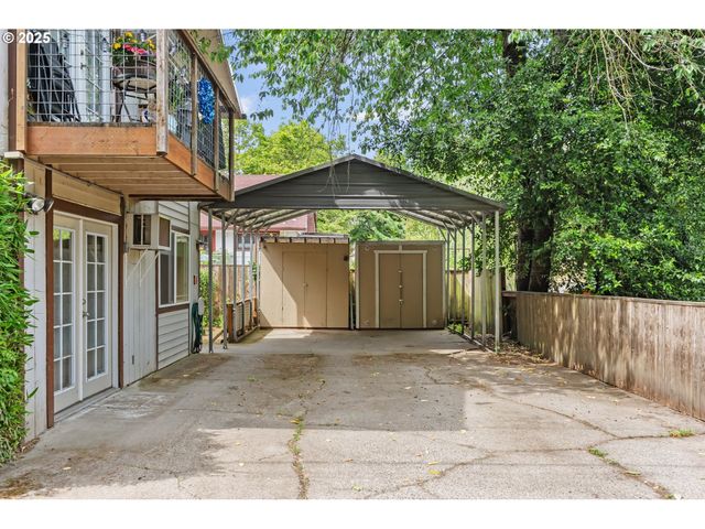 1147 W 11TH Aly, Eugene, OR 97402