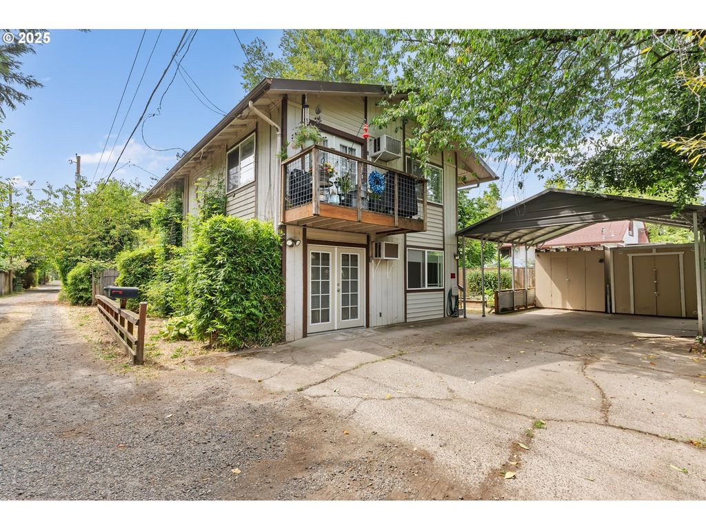 1147 W 11TH Aly, Eugene, OR 97402