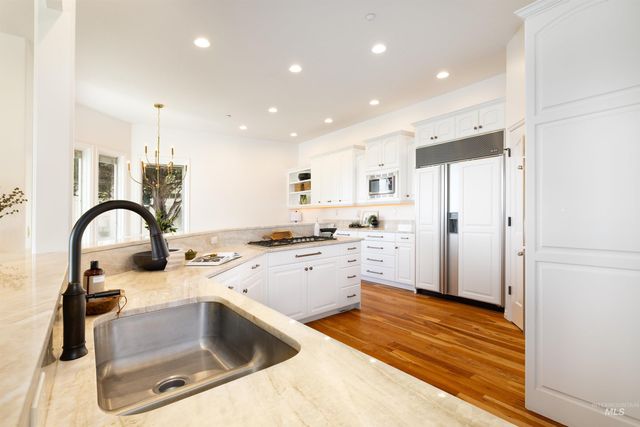 3757 W Quail Hollow Ct, Boise, ID 83703