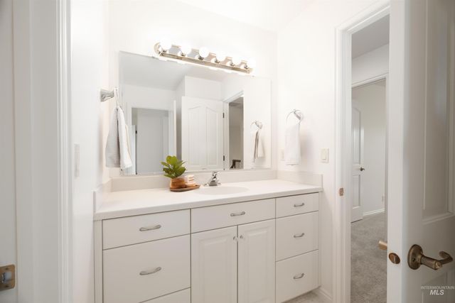 3757 W Quail Hollow Ct, Boise, ID 83703